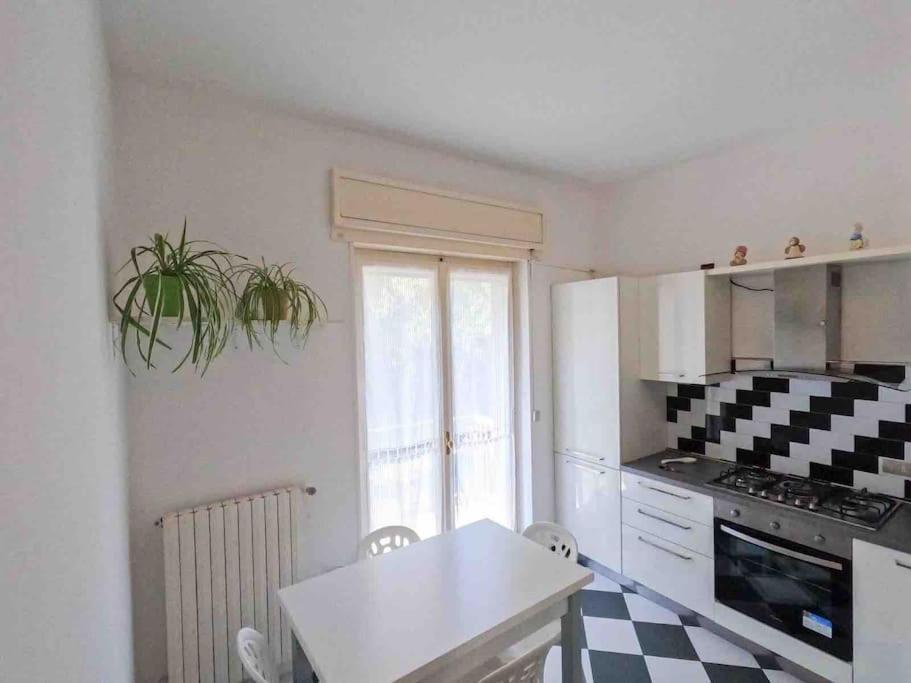 Appartamento Grazioso Con Parcheggio Privato Plaisance Extérieur photo